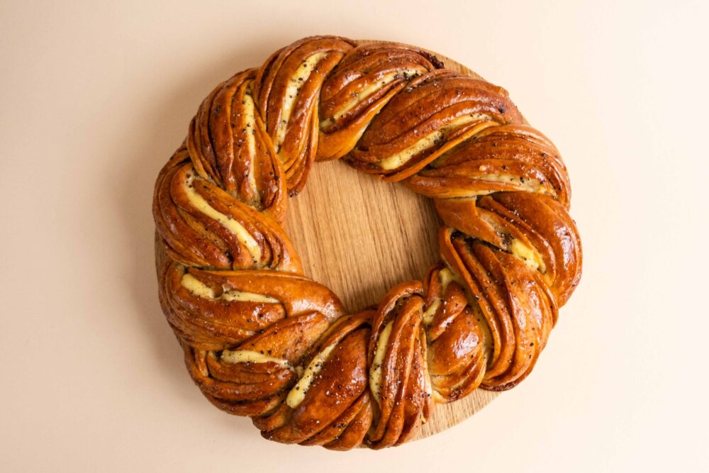 Lemon-cardamom kringle